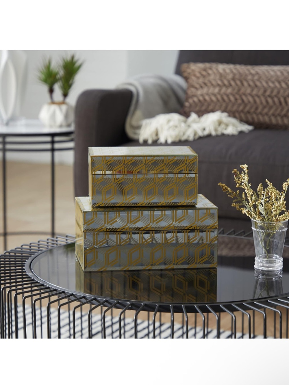 1 Decorative Storage Box in Gold and mirror